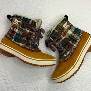 Sorel •5• Tivoli Plaid Lined Waterproof Boots